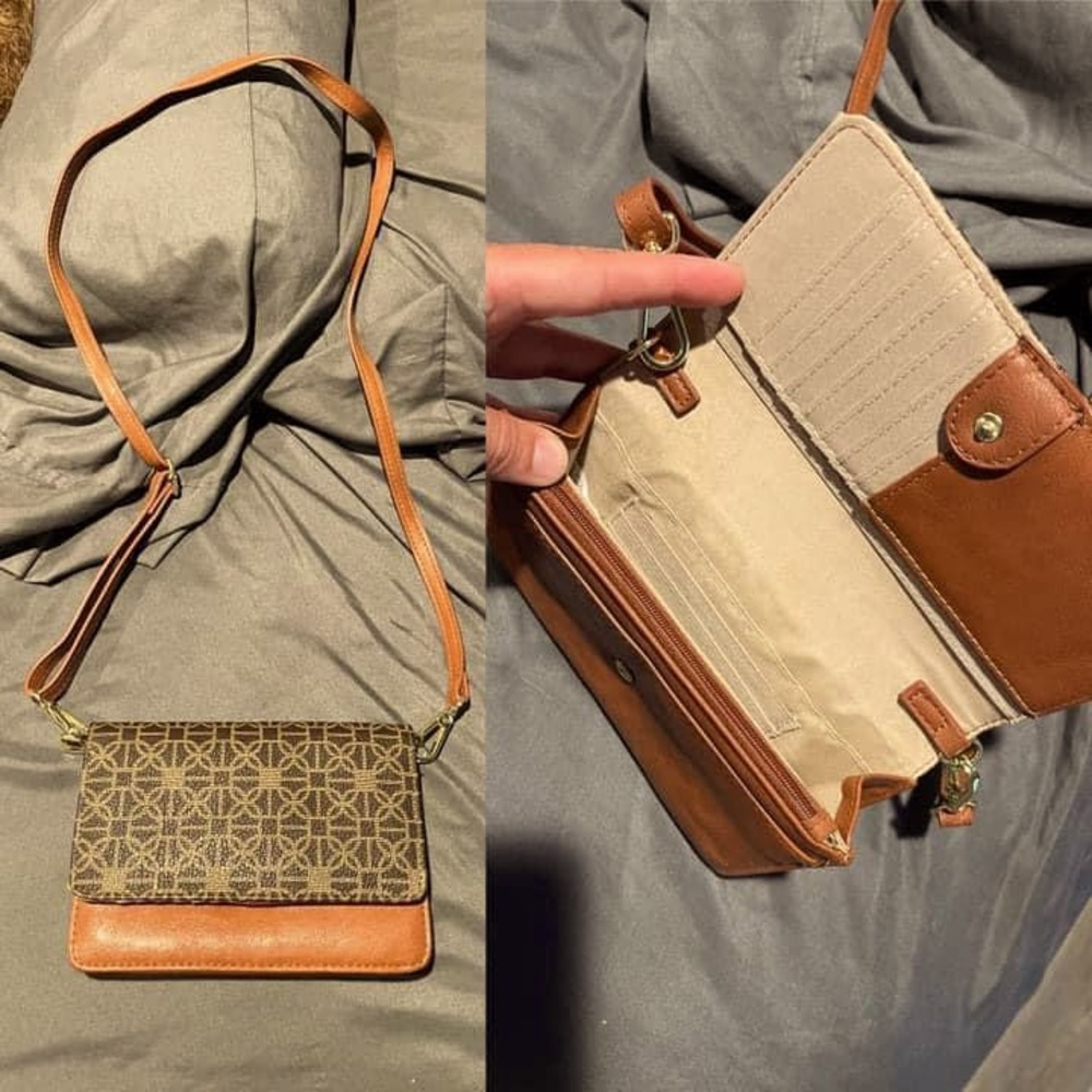 clutch purse